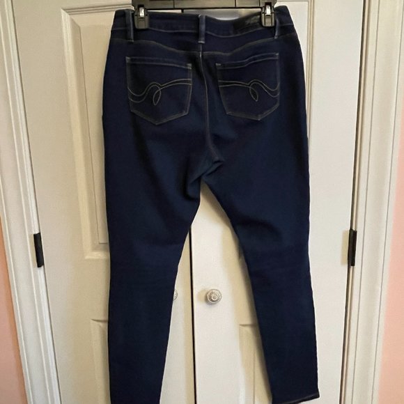 Royalty For Me Jean - Size 6 - Picture 2 of 4